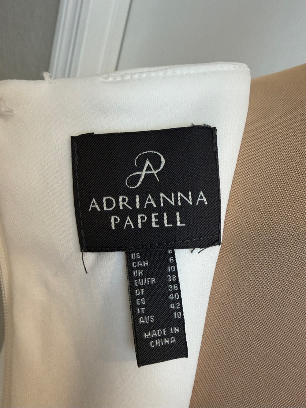 Adrianna Papell white mini dress with 3/4 sleeves with feather accents bow SZ 6 - Picture 10 of 11
